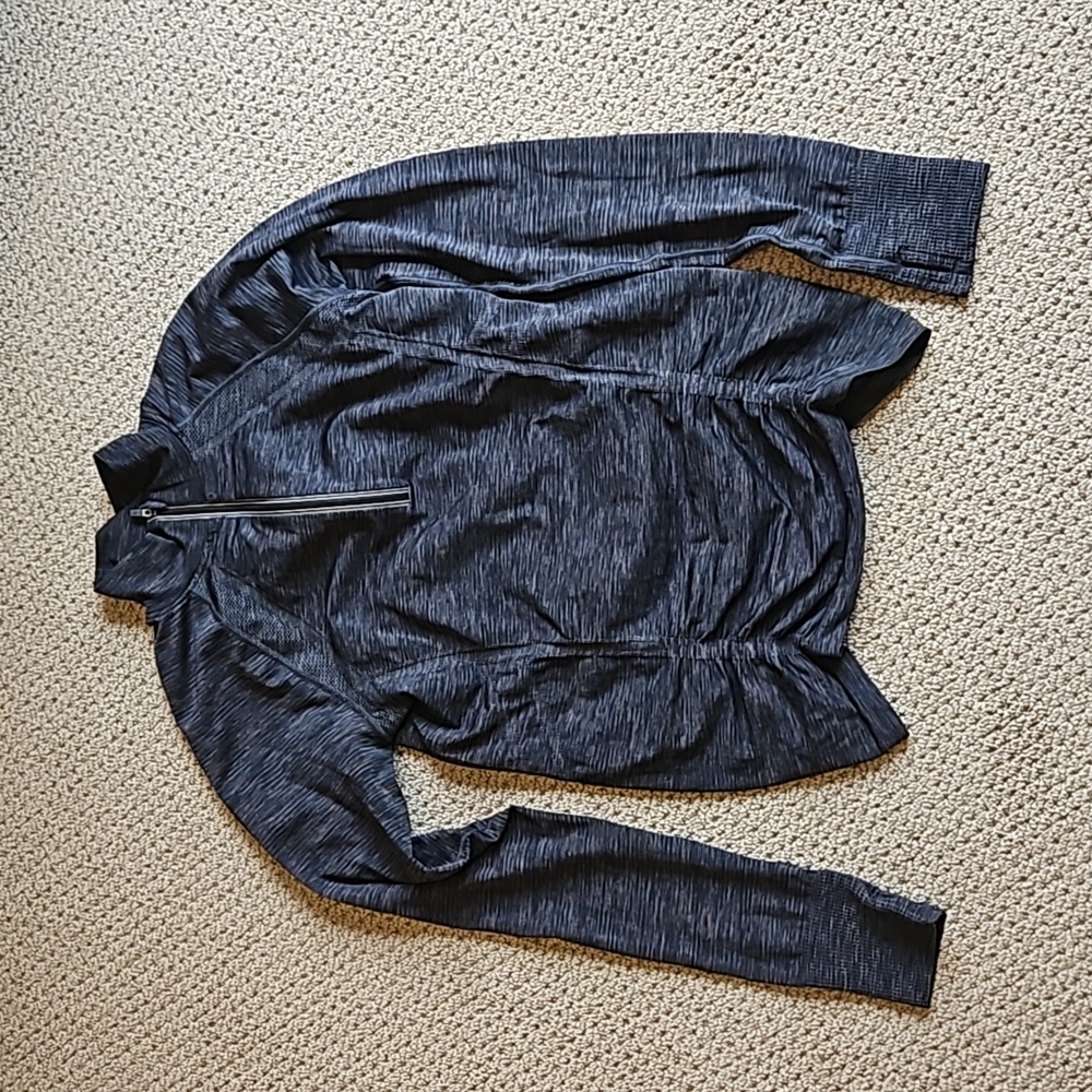 Athleta XL long sleeve black workout shirt with thumb holes